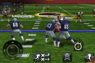A multitude of control options. Madden NFL American Football tries to recreate the console controls on smartphone