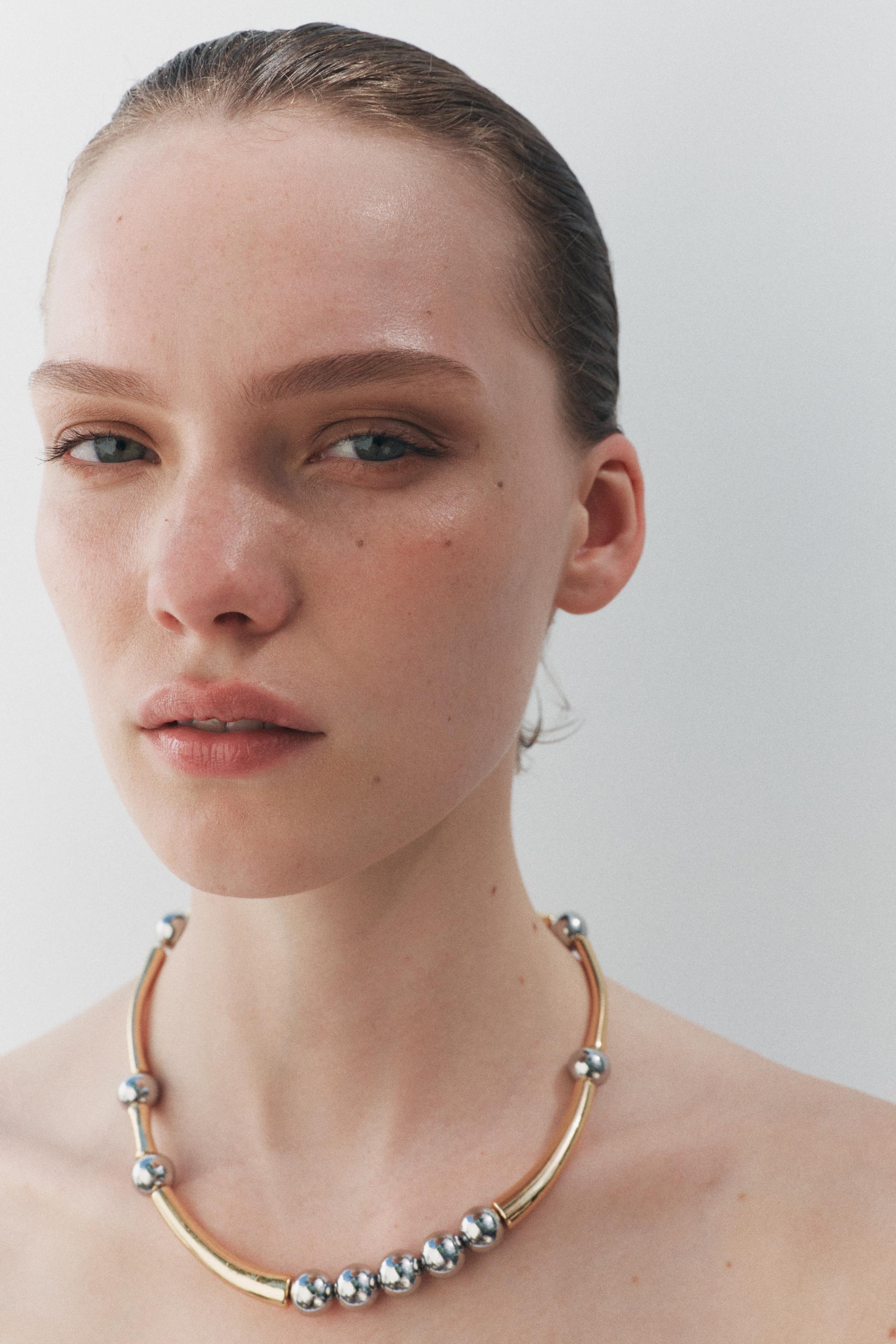 Metal Piece Necklace
