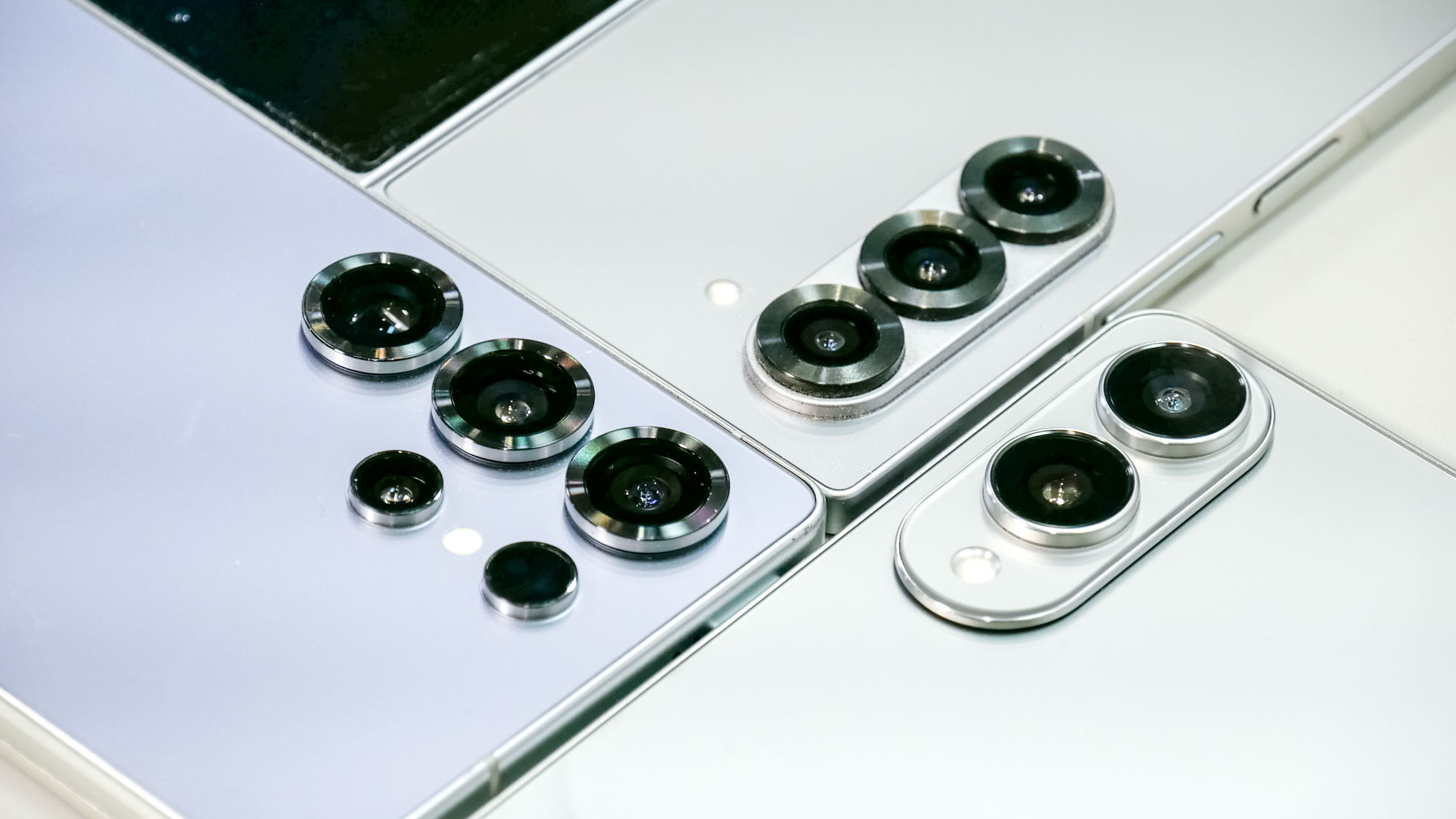 Galaxy S25 Edge vs Galaxy S25 Ultra.