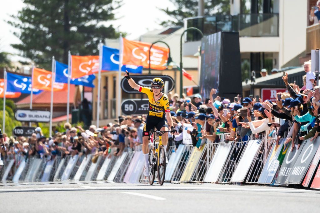 Rohan Dennis wins stage of the Tour Down Under in Victor Harbor