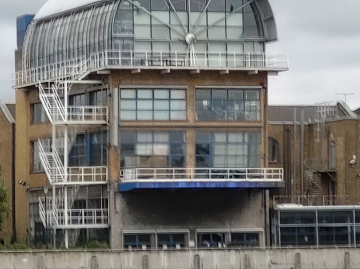A murky 10x zoom picture