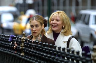 Sarah Jessica Parker and Kim Cattrall filming Sex and the City