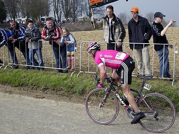 Steffen Wesenmann giving all he's got to give on the climb