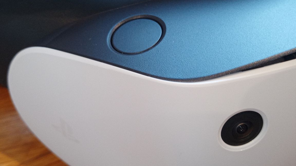 PSVR 2 review; the adjust button on a VR headset