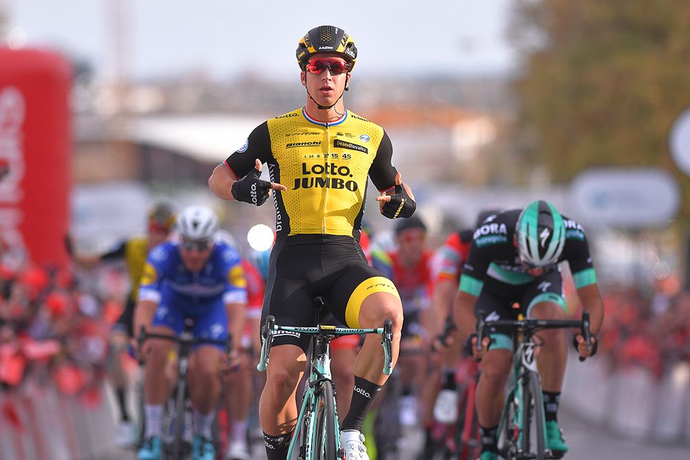 Dylan Groenewegen wins stage 4 at Volta ao Algarve
