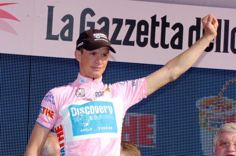 Paolo Savoldelli won the first time trial of the 2006 Giro and also wore the first pink jersy