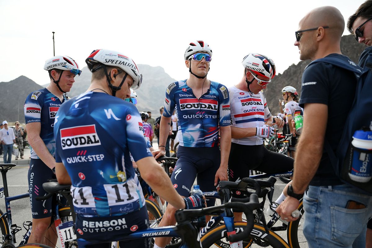 Post-stage debrief with Soudal-QuickStep