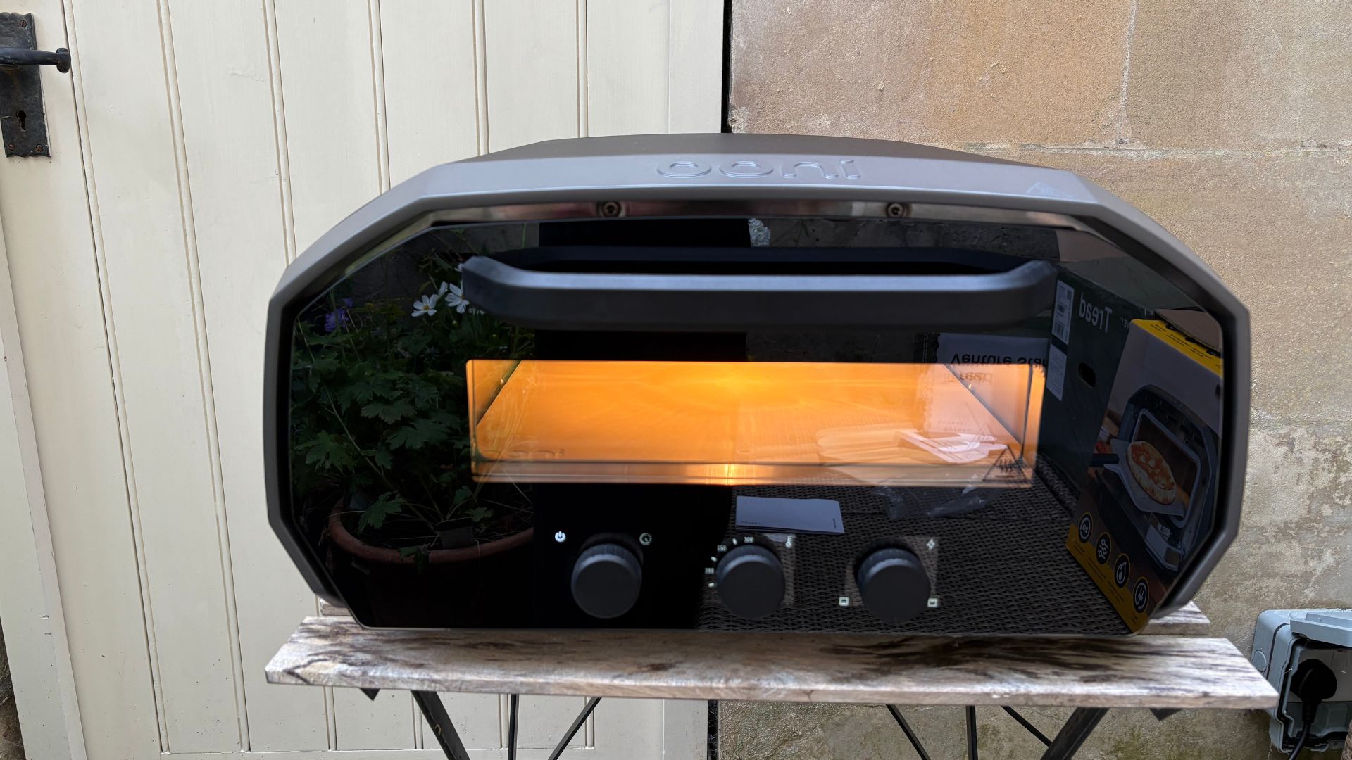 Testing the Ooni Volt Pizza Oven