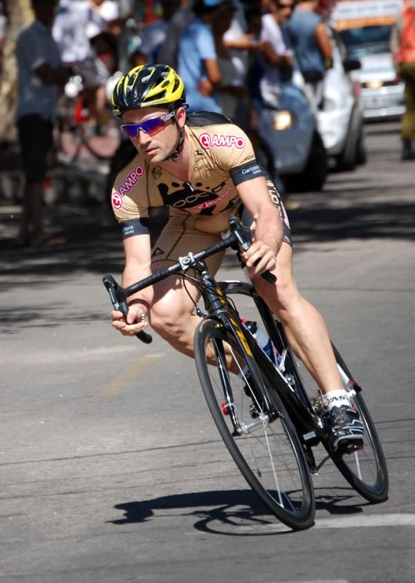 Enrique Mata (Footon-Servetto-Fuji) rode a standard road bike today