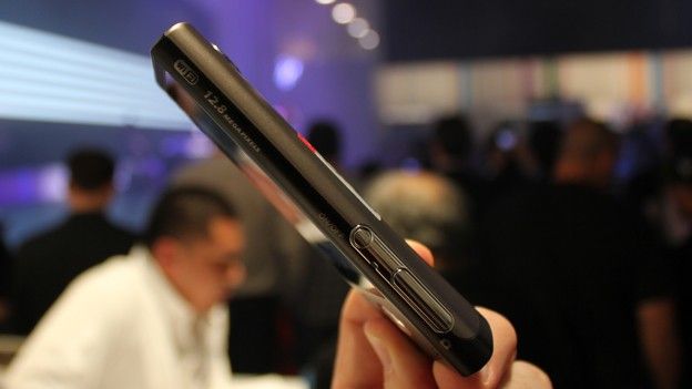 Sony Bloggie Live side