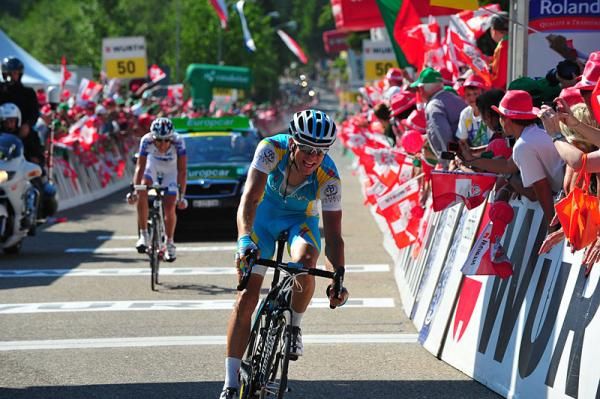 A happy Tanel Kangert (Pro Team Astana) takes the stage win