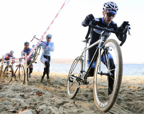 Justin Lindine (BikeReg.com / Joe's Garage / IF) leads on the beach.