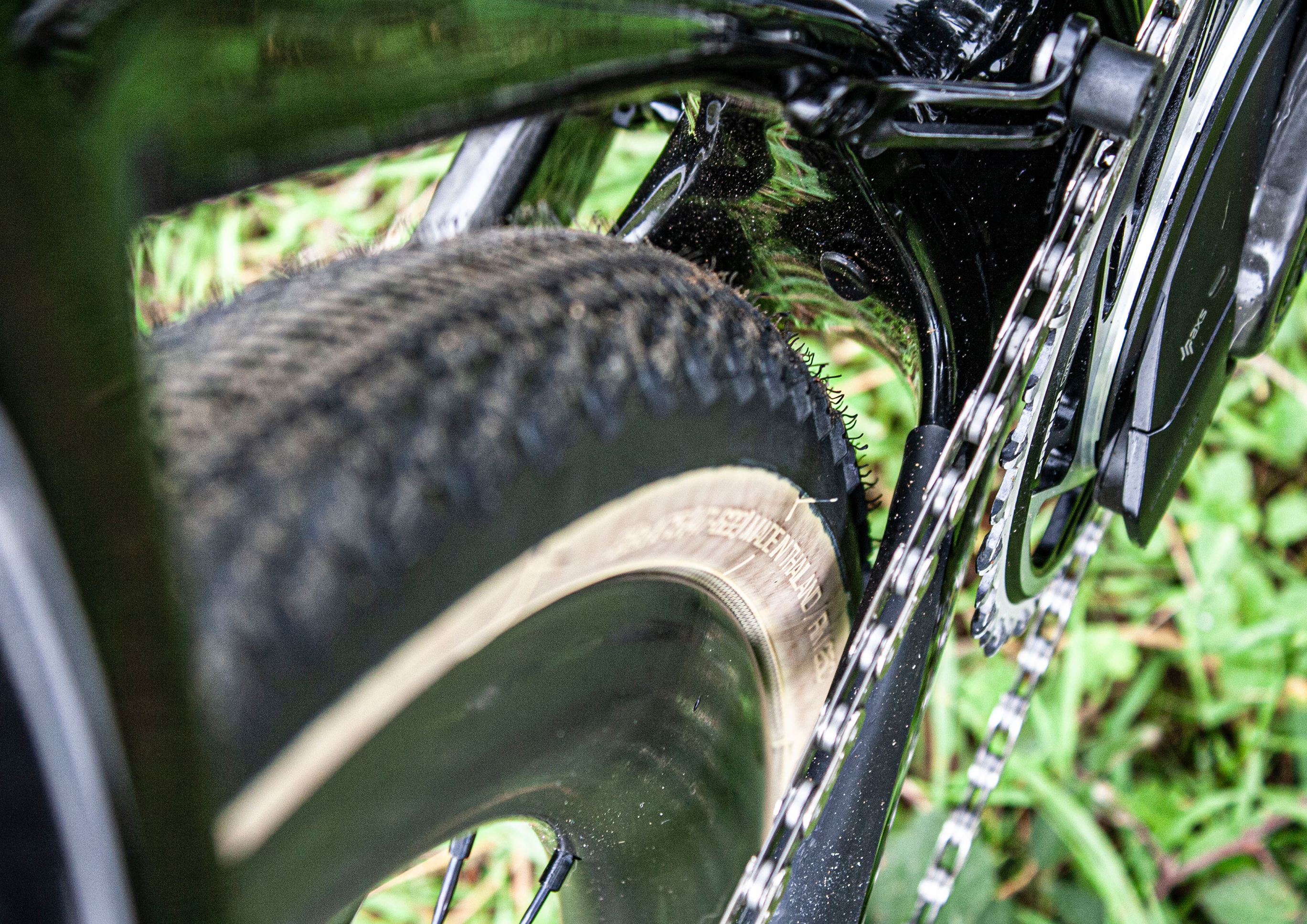 Tyre clearance at the rear