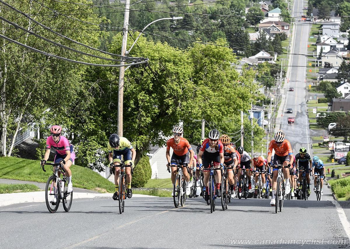 Bunch on the climb at St Odilon