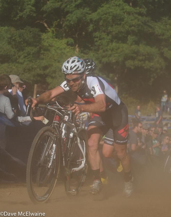 Justin Lindine (Redline/ NBX) suffering with the dust on the course