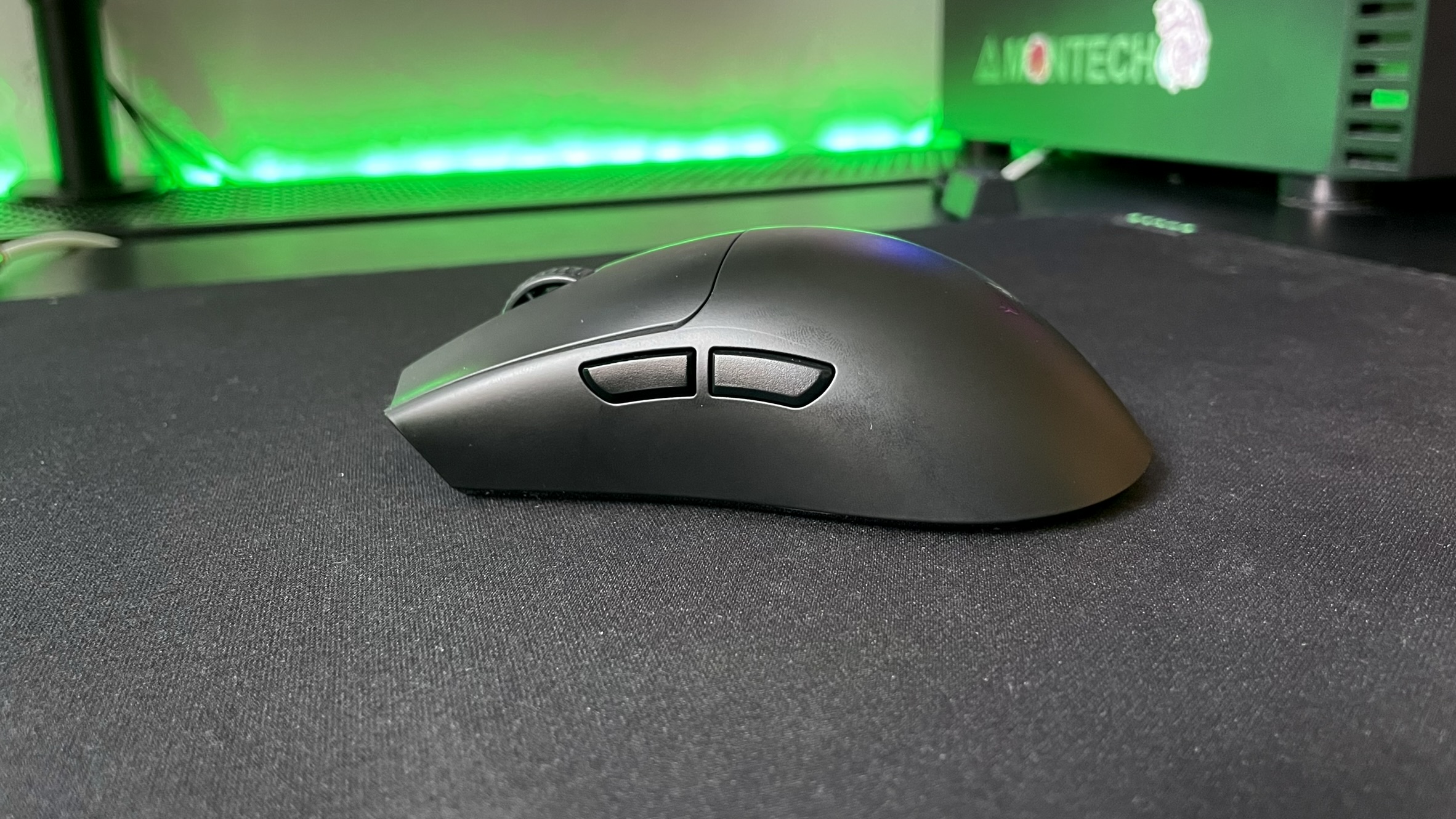 Razer Viper V3 Pro features increased side button spacing
