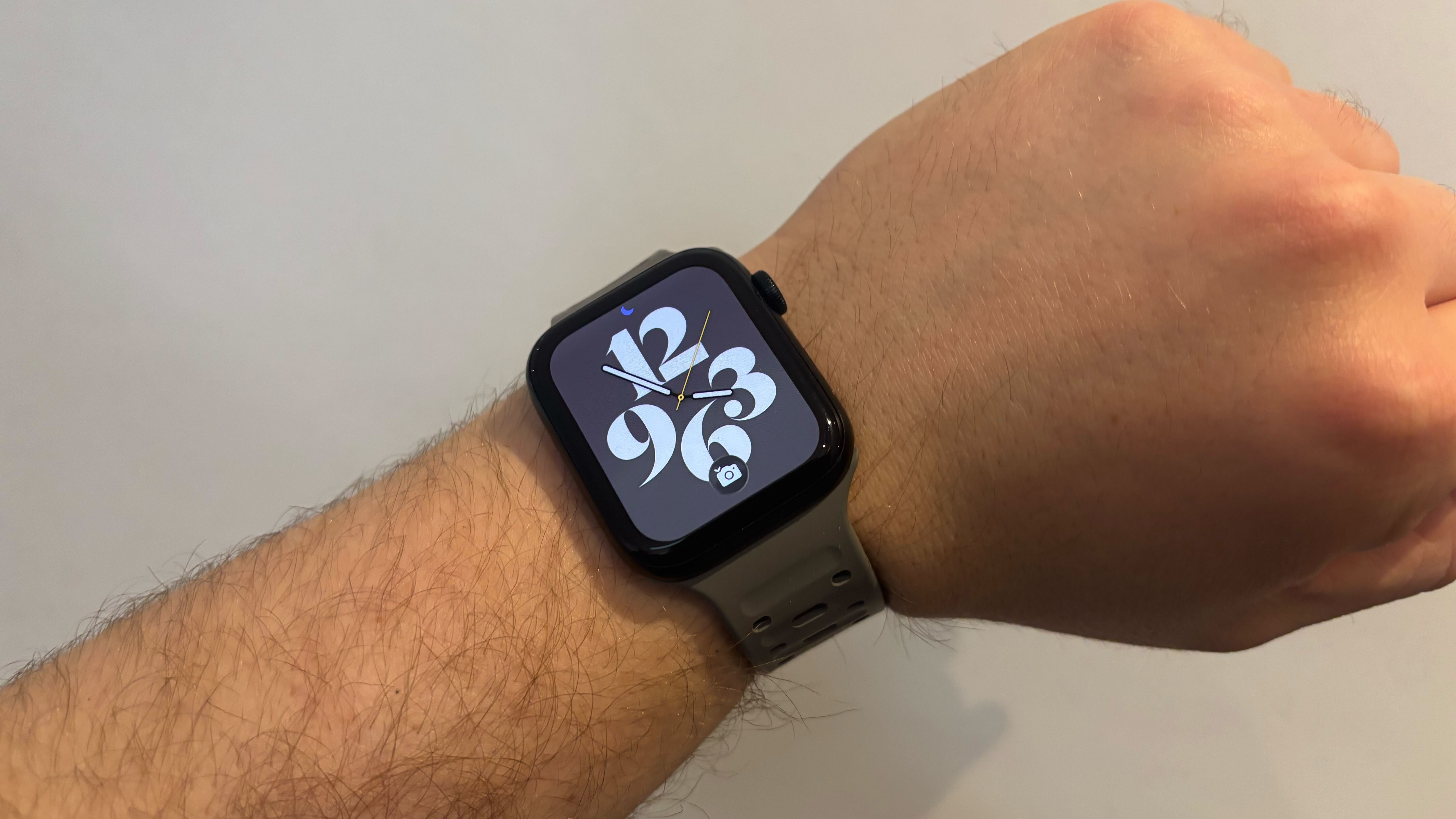 A close up of the Apple Watch SE 2 on a wrist