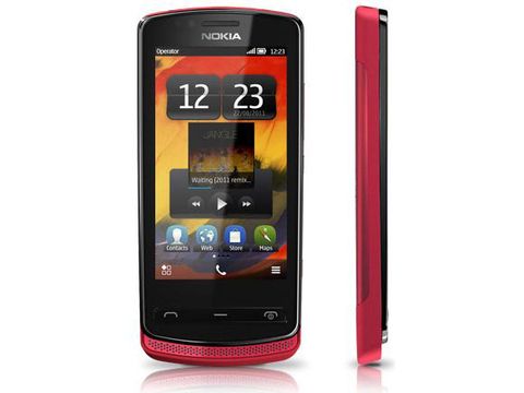 Nokia 700