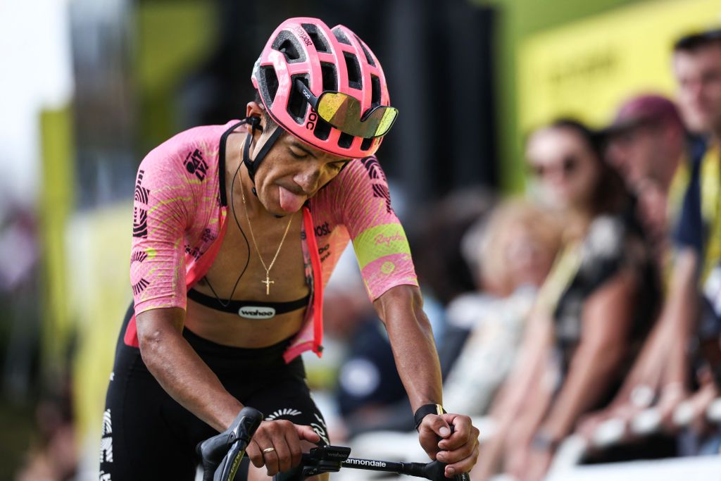 EF Education - EasyPost team's Ecuadorian rider Richard Carapaz cycles to the finish line of the 15th stage of the 111th edition of the Tour de France cycling race, 197,7 km between Loudenvielle and Plateau de Beille, in the Pyrenees mountains, southwestern France, on July 14, 2024. (Photo by Anne-Christine POUJOULAT / AFP)