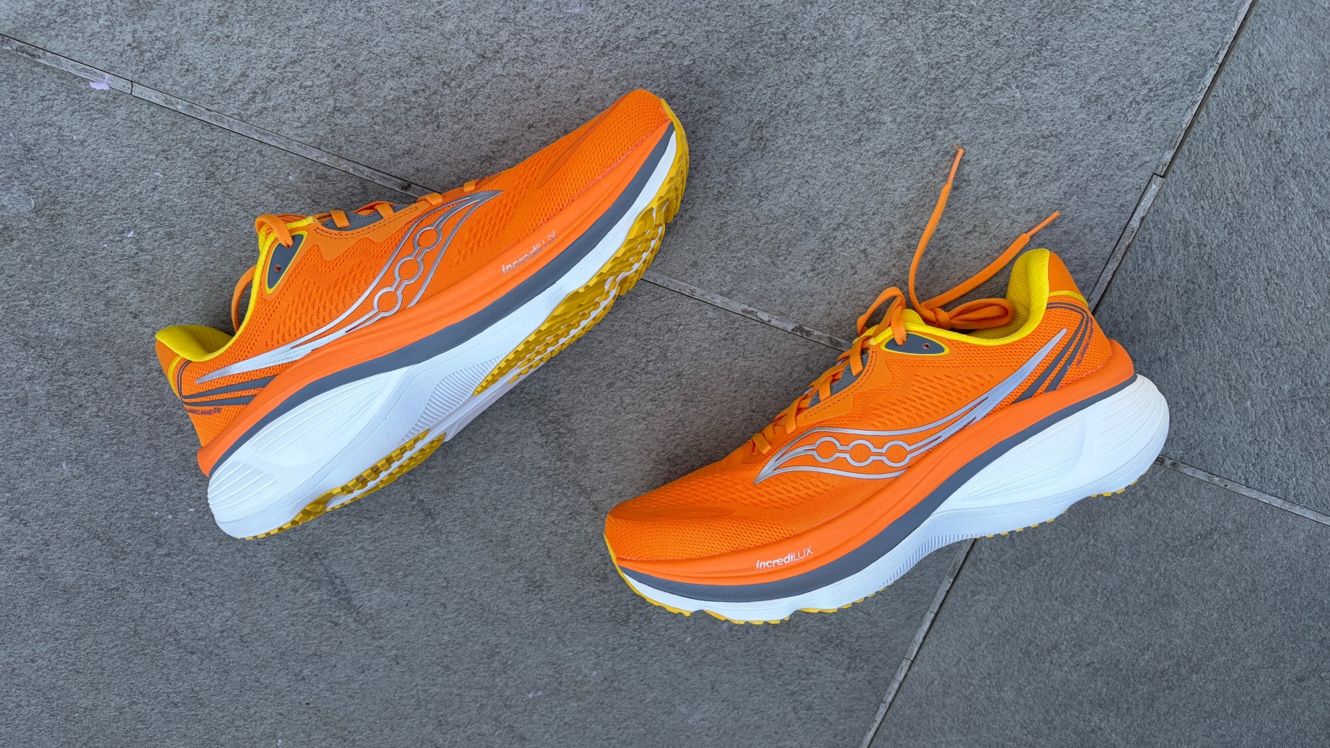 Saucony Hurricane 26