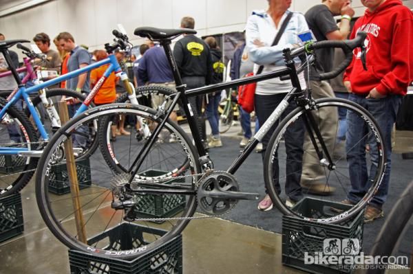 Soulcraft returned to NAHBS after a brief hiatus with this stealthy steel road racer built with internally routed Shimano Dura-Ace Di2.