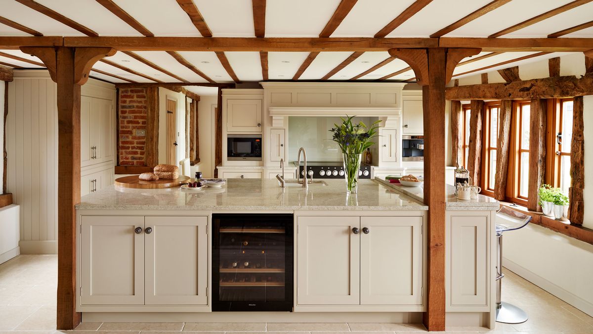 15 farmhouse kitchen ideas for a practical yet beautiful cooking space ...