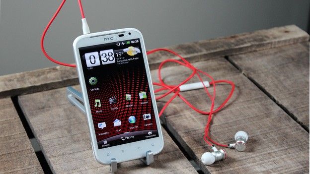 HTC Sensation XL Hands-on