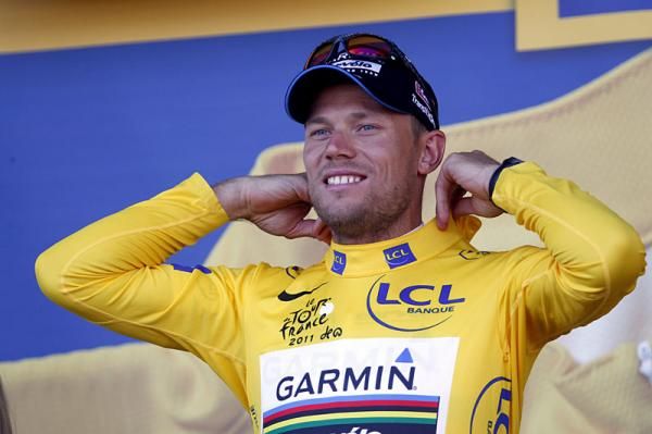 Thor Hushovd (Garmin-Cervelo) will replace his rainbow striped jersey with a yellow one in stage 3.