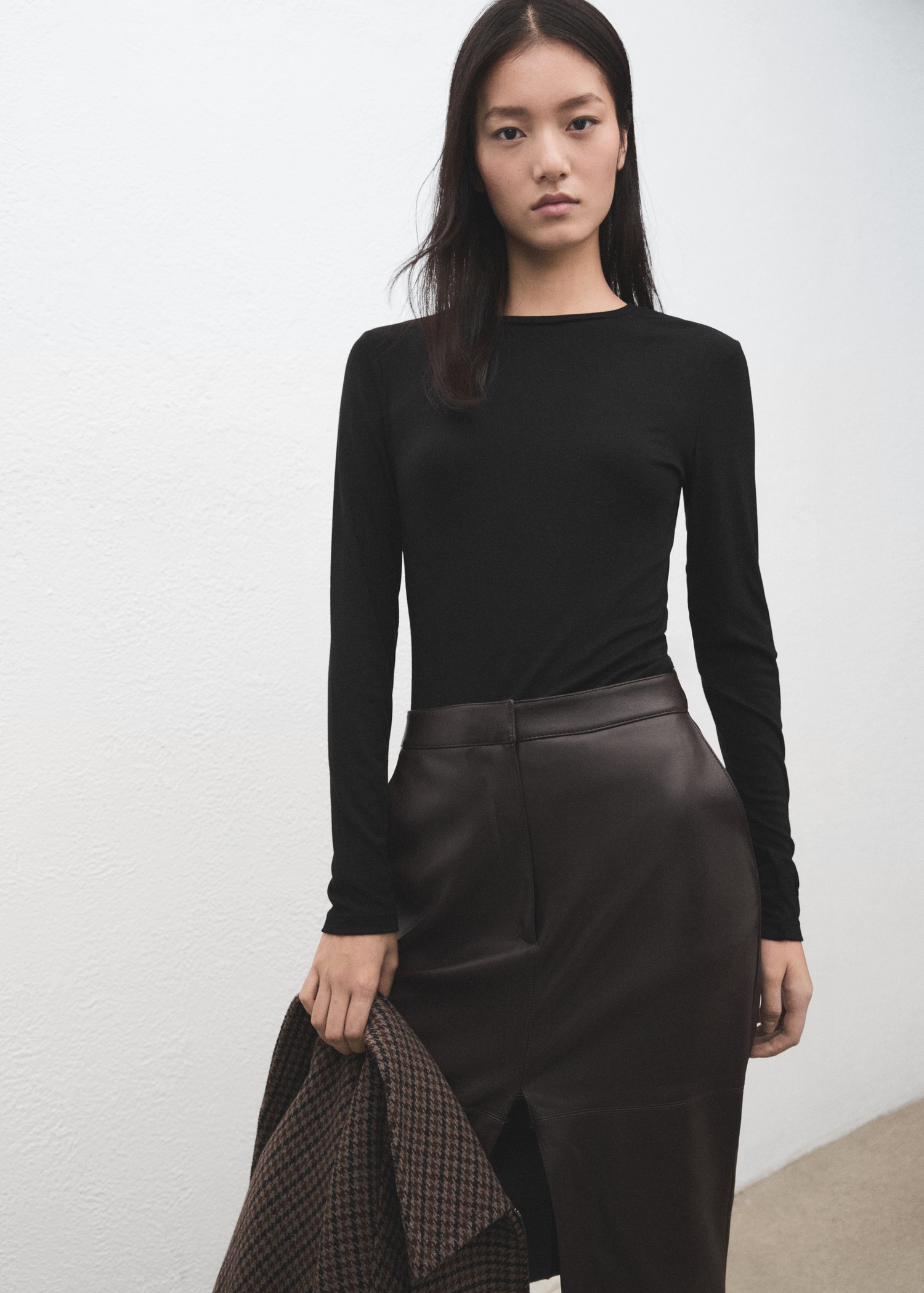 Round-Neck Long-Sleeved T-Shirt - Women | Mango United Kingdom