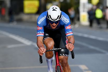 Mathieu van der Poel powers to victory in Milan - San Remo 2023