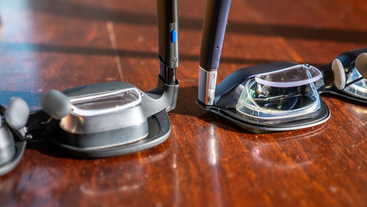 Looking at the difference between Xreal 1S and Viture Beast lenses