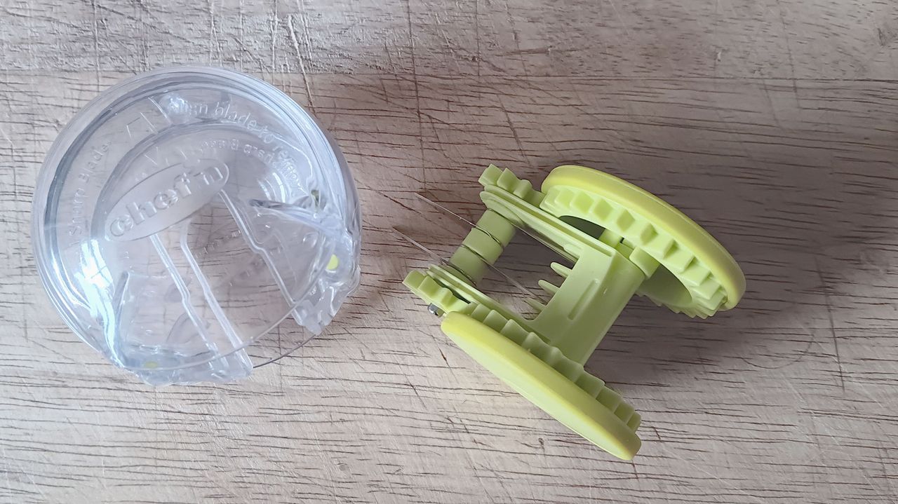 Chef'n Garlic Zoom taken apart