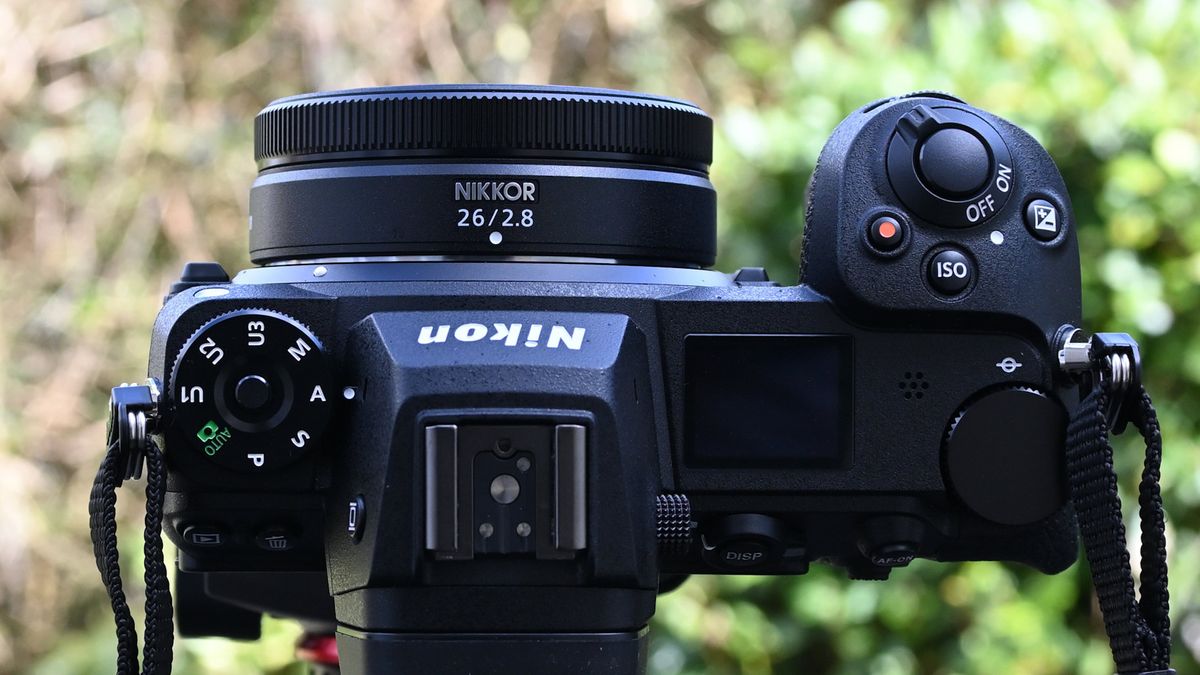 Nikon Z 26mm f/2.8 review