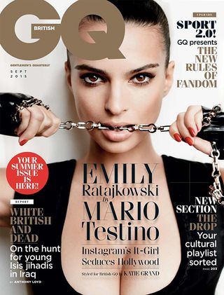 Muito forte contacto com os olhos no terço superior combinado com uma prender imagem em um fundo branco fazer este reino UNIDO edição da GQ uma prender proposição