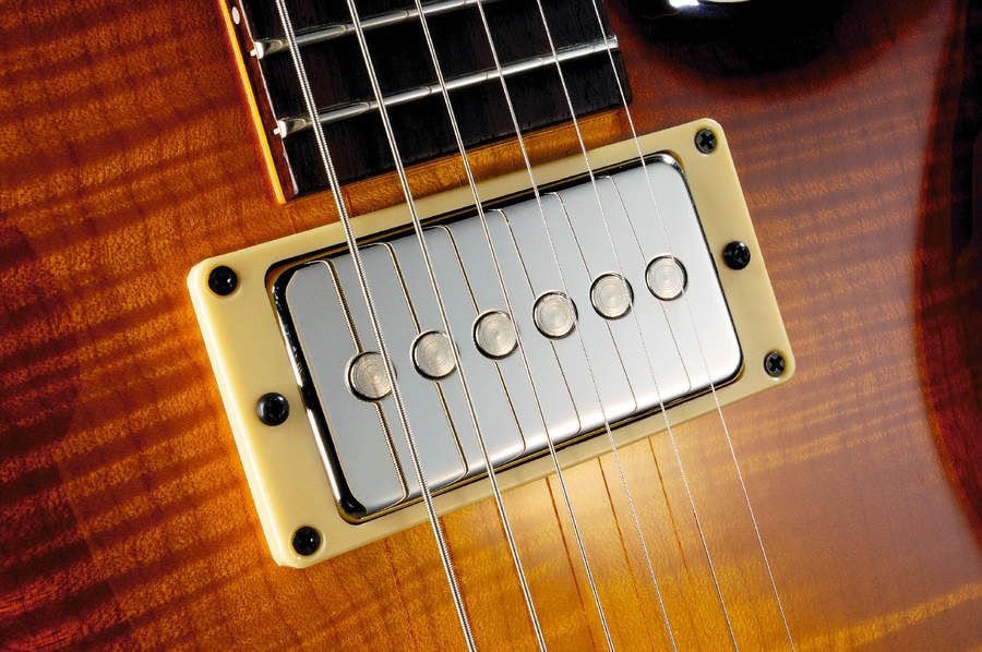 Double-D Seymour Duncan pickups designed to Jol Dantzig's specifications