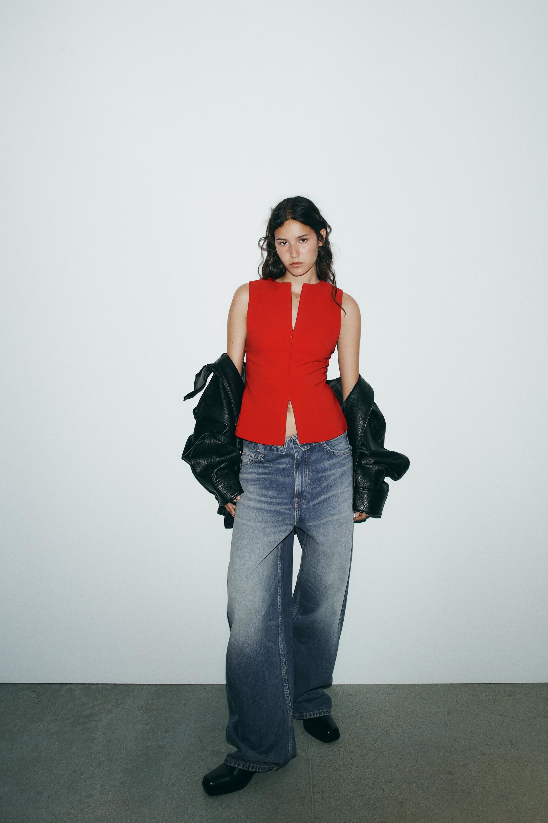 Fitted Zip Top