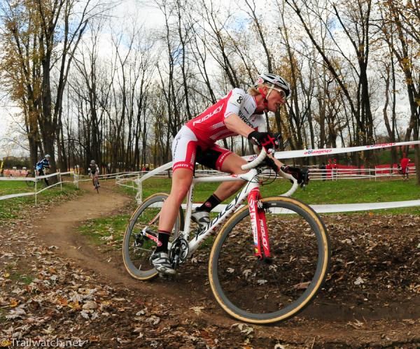 Sue Butler (River City Bicycles) riding just behind the main chase group
