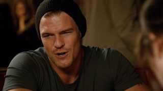 Alan Ritchson in beanie in new girl