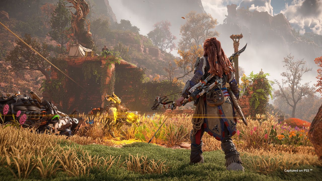 Aloy hunts a Sawtooth machine in Horizon Forbidden West