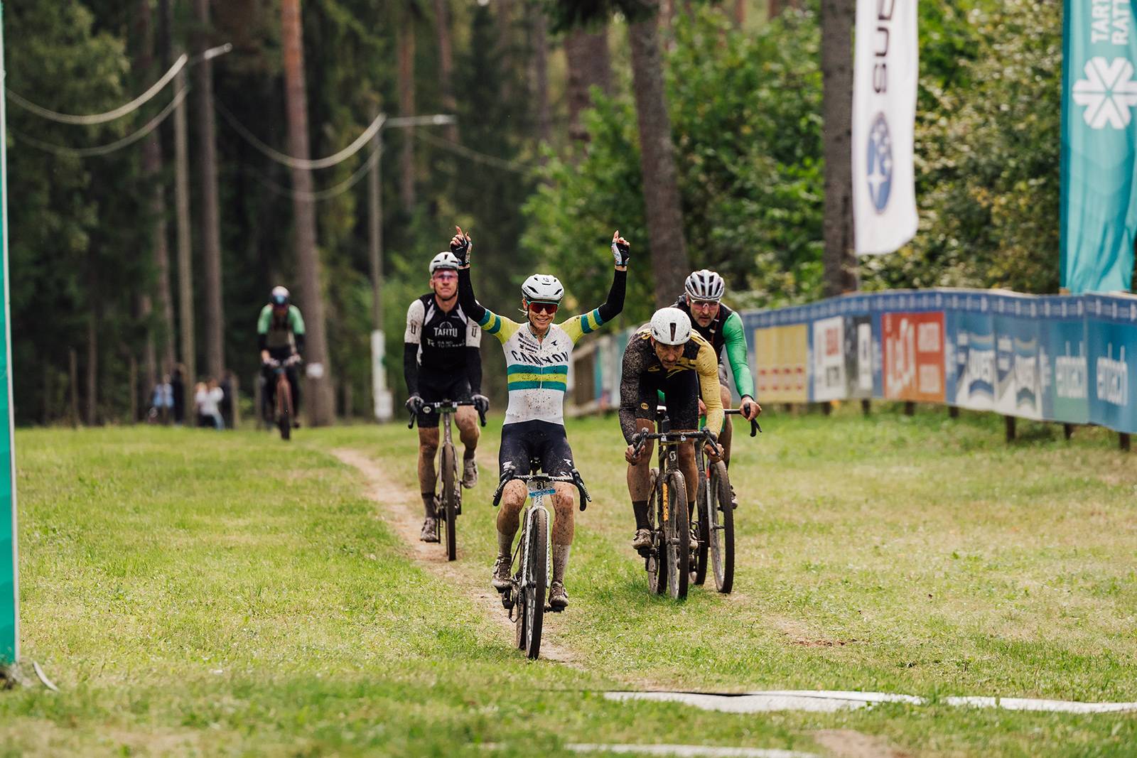 UCI Gravel World Series: Tiffany Cromwell dominates Tartu Bike Marathon as Lukas Malezsewski wins men's race in five-man sprint