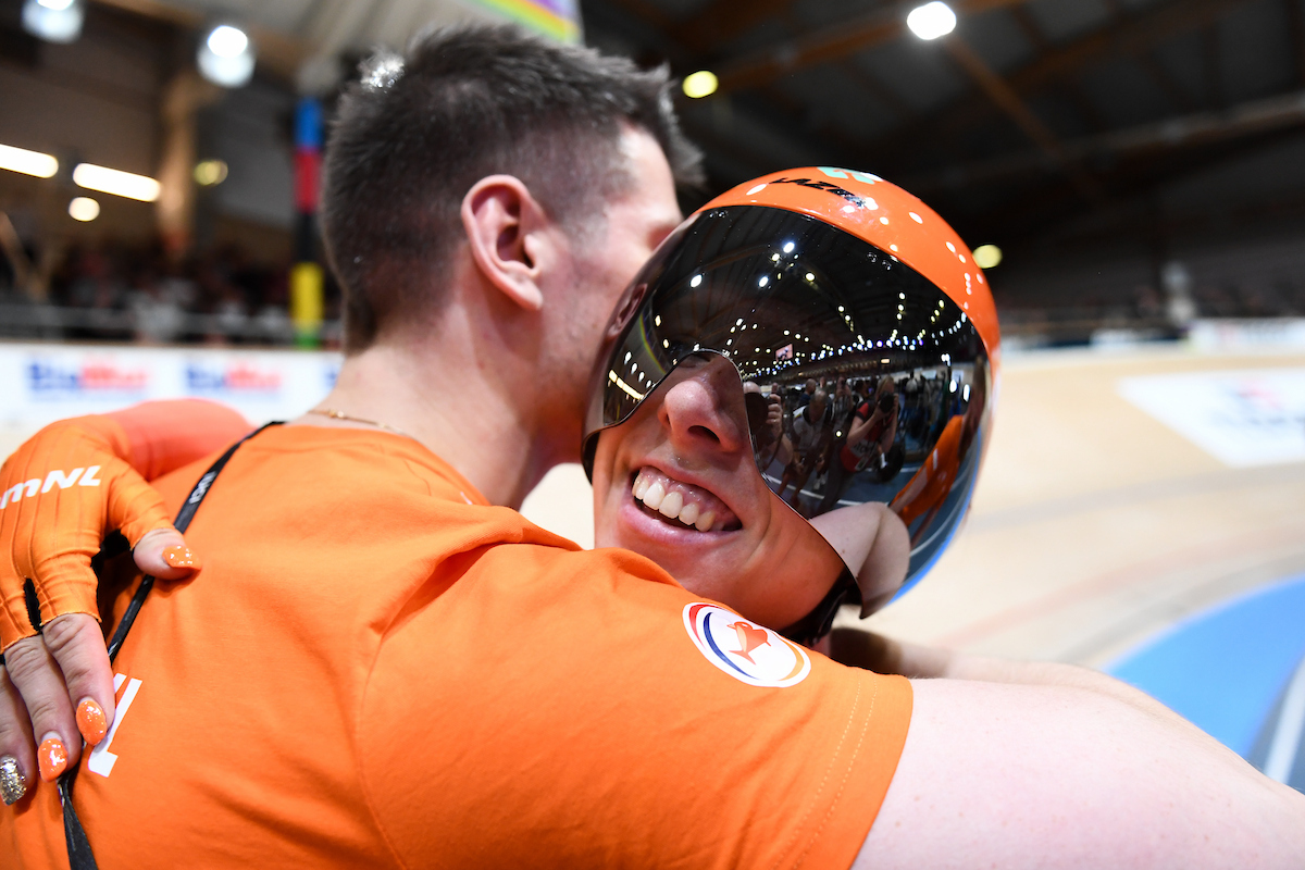 Picture by Simon Wilkinson/SWpix.com - 16/10/2024 - Cycling - Tissot UCI 2024 Track World Championships Ballerup  - Copenhagen, Denmark - Ballerup Super Arena - Women's Scratch Race - Lorena Wiebes (Netherlands) wins the 2024 Women's Scratch Race World Championship