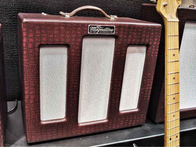 Lyric combo with 12-inch speaker