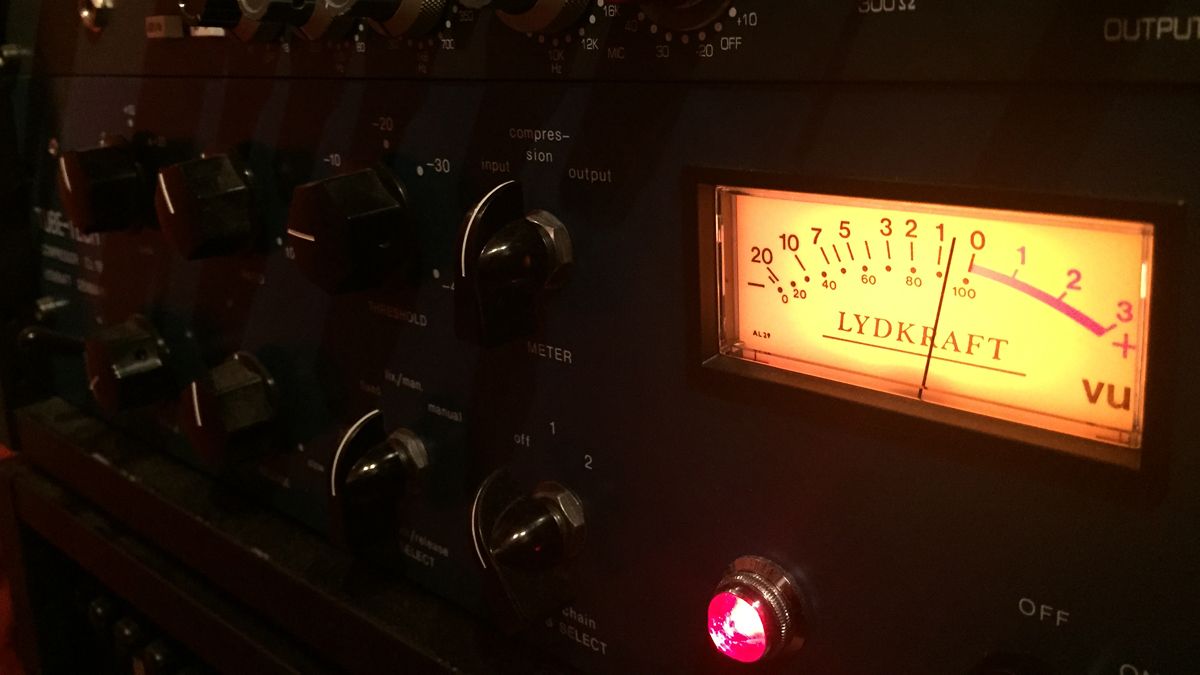 Tube-Tech CL1B opto compressor.