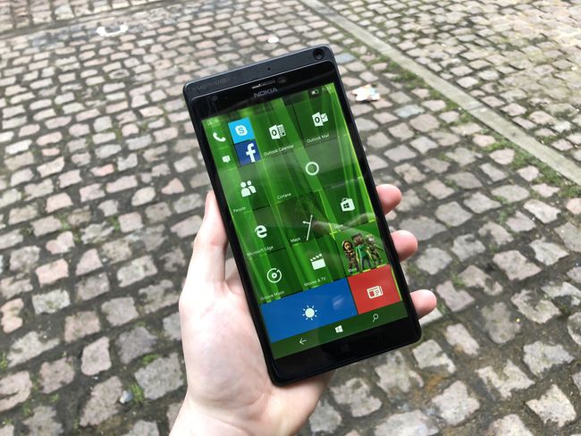 Hands On With The Engineering Handset That Helped Build Windows 10 ...