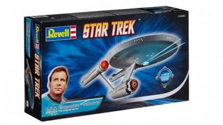29 Star Trek Enterprise 1701 model