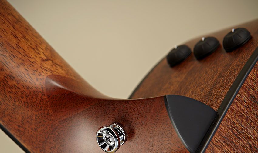 The neck profile on feels very electric-like - it's very playable