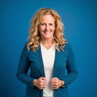 headshot of Karen Watts
