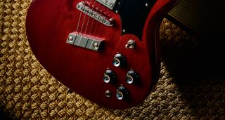 Guild Polara Deluxe in Cherry Red