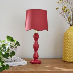 Elsie Tall Scalloped Table Lamp