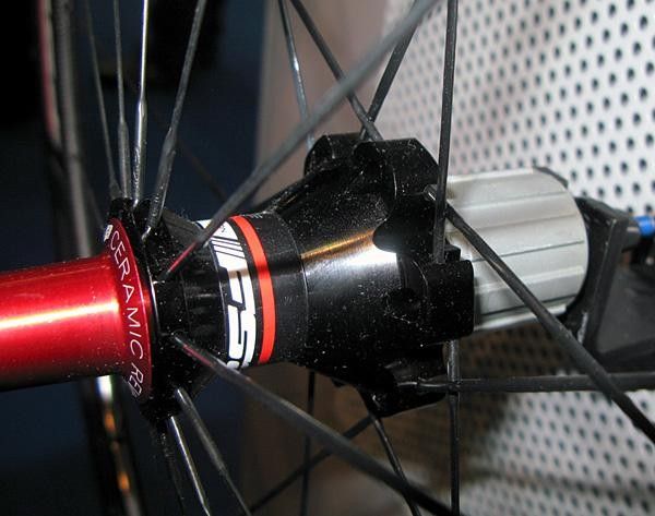 The rear hub shell